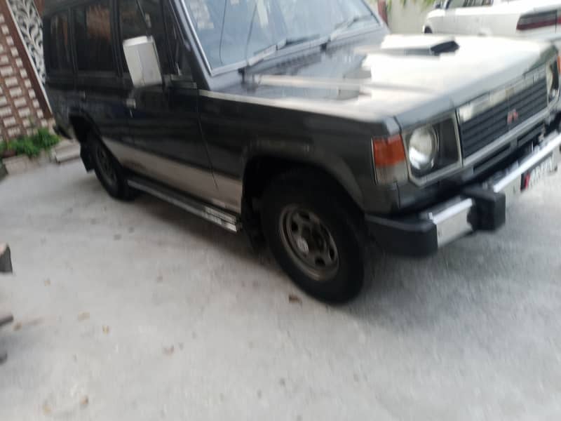 Mitsubishi pajero 1991 6