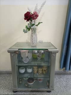 Decoration Show case/TV Trolley in Deco paint Design in Good condition