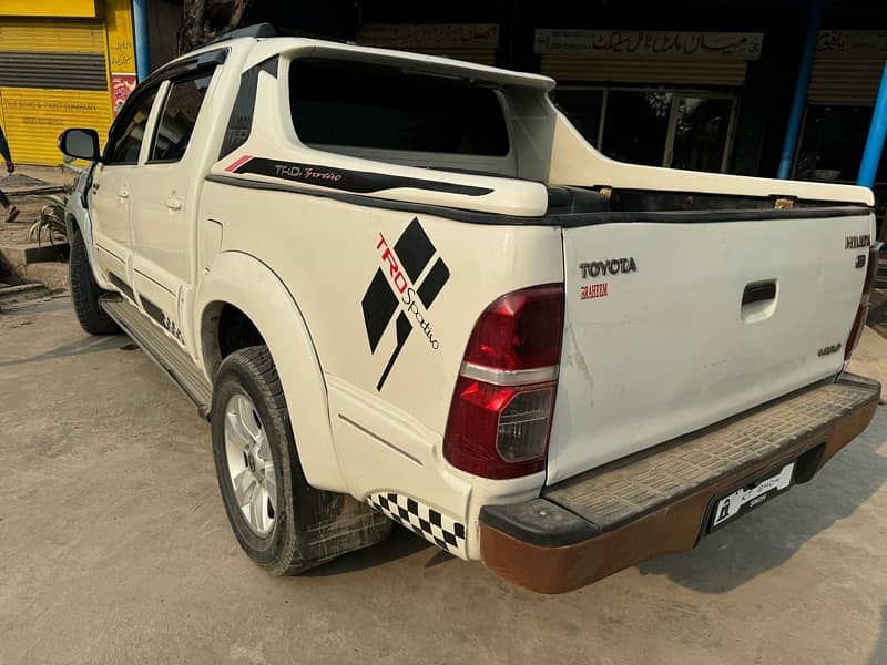 Toyota Hilux 2014 8