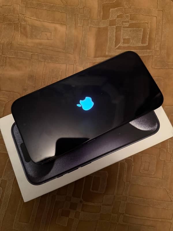 Iphone 15 pro in mint condition PTA approved 4