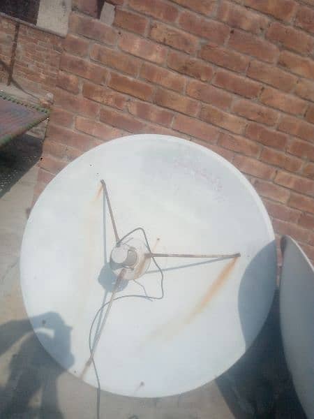 2 dishes and 1 resiver for sale baray taway 5