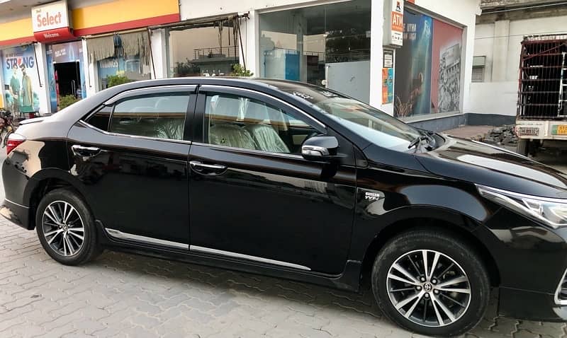 Toyota Corolla Altis 2021 4