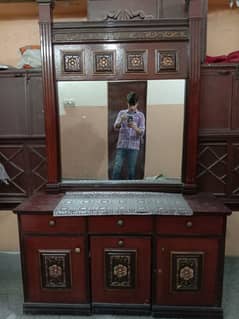 Dressing table shesham ki lakri ki condition full 10by9 pure lakri ki