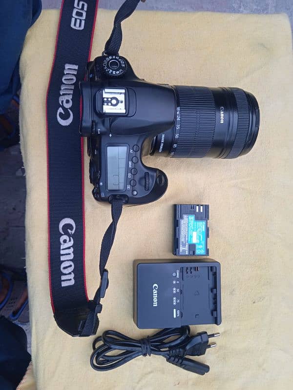 Canon 60D DSLR Camera With 18,135 lens and All accessories 7