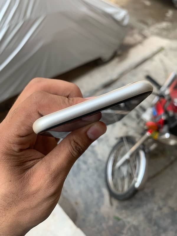 Iphone 11 Dual PTA(128)(03094106408)DM/call 3