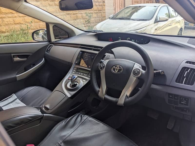 Toyota Prius 2011 S LED Touring 4