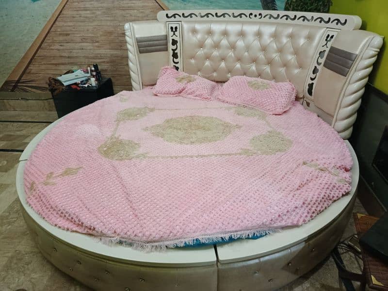 Round bed king size 1