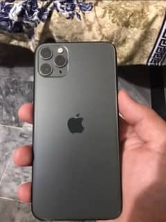 iphone 11 pro max 10/10 condition 0