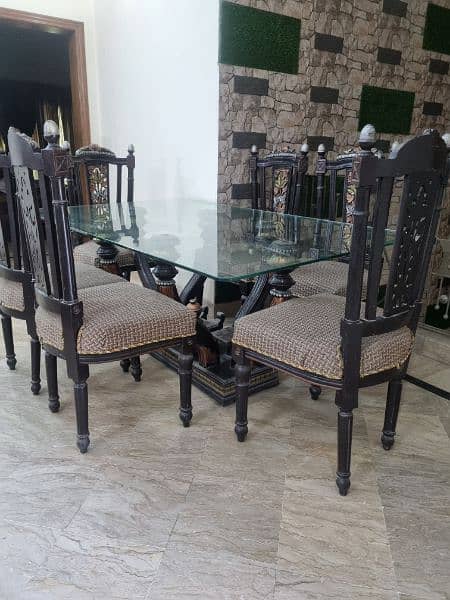 Dining Table with 6 chairs 0