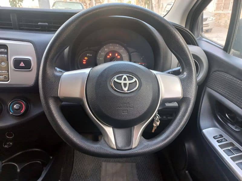 Toyota Vitz 2015 10