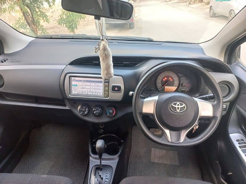 Toyota Vitz 2015 14