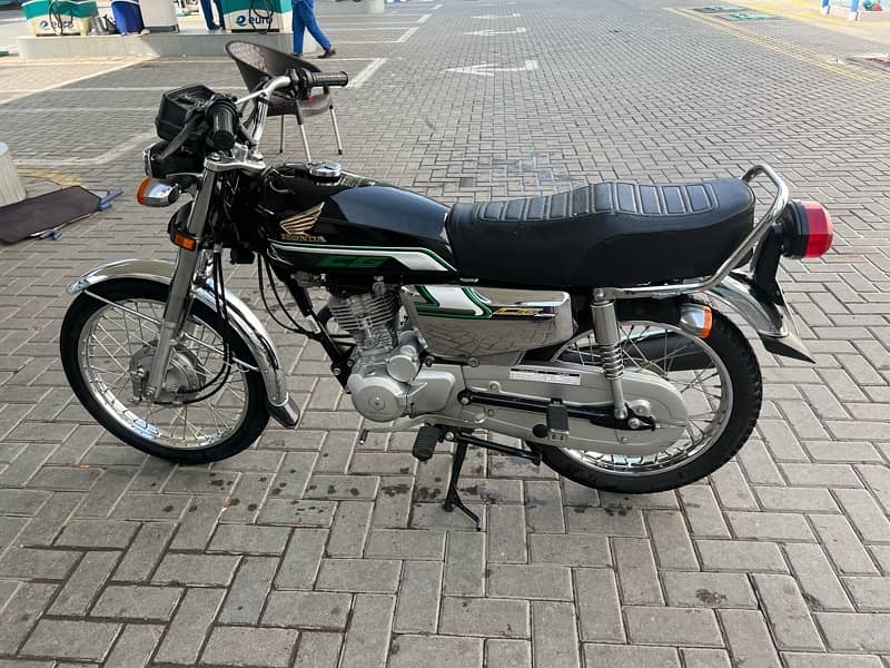 Honda 125 SE 3