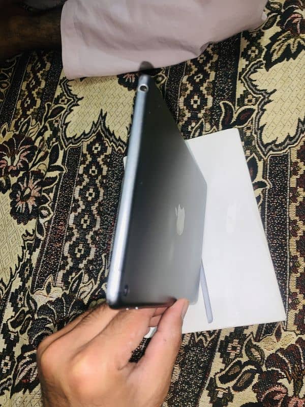 ipad mini 5 64gb urgent sale 1