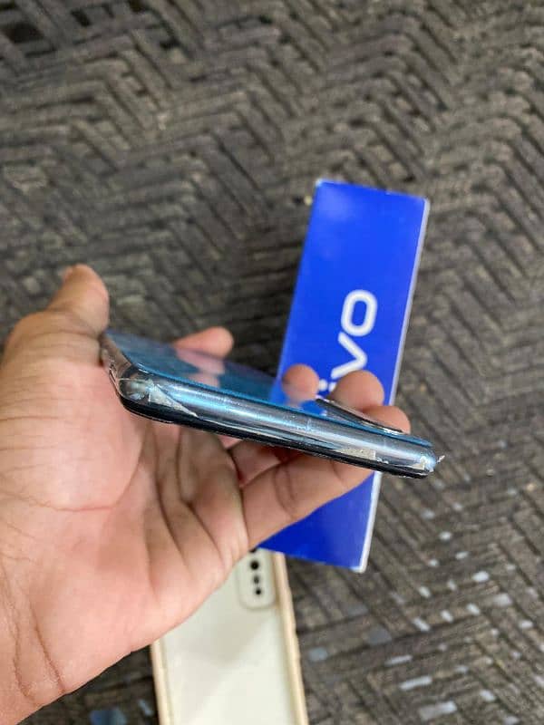 vivo s1 8/256gb good condition 5