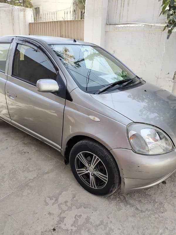 Toyota Vitz 2001 5