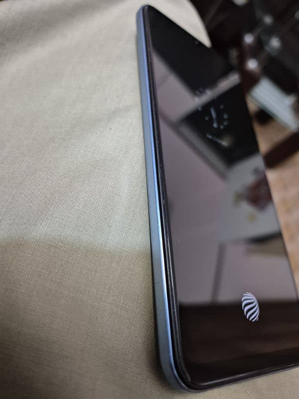 Vivo V23E Complete With Box 8/128 7