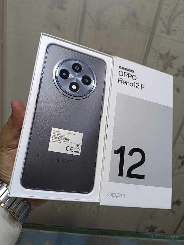 oppo reno 12 F 8/256gb only 10 din chla hai rate final hai j 1