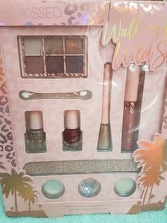 SunKissed Brand Makeup Kit 0