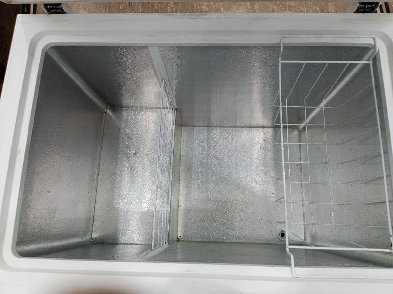 Waves deep freezer,model WDF 310 8