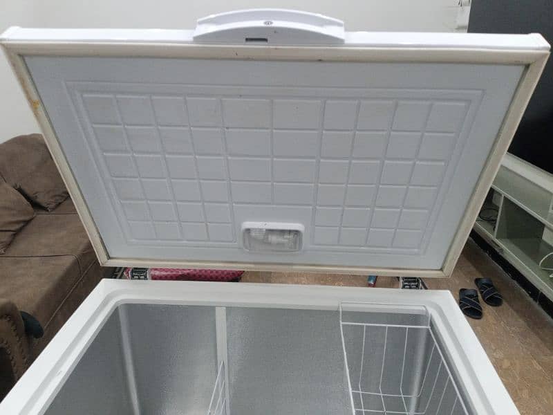 Waves deep freezer,model WDF 310 9