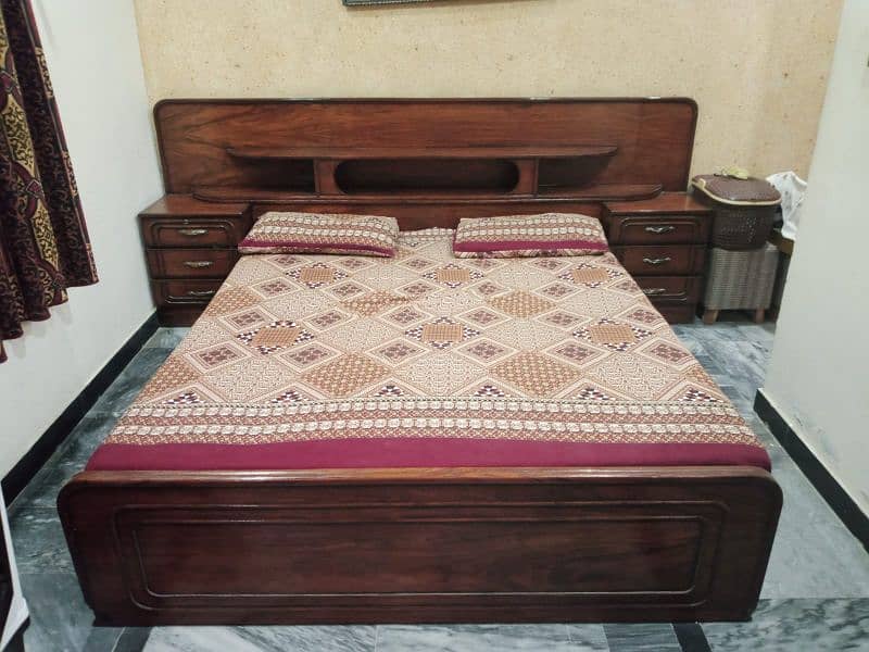 king size bed pure wood only one side damage 1