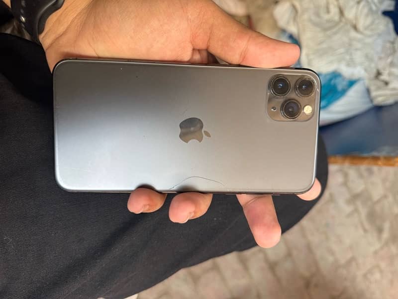 iPhone 11 Pro Max factory unlock  512gb 4