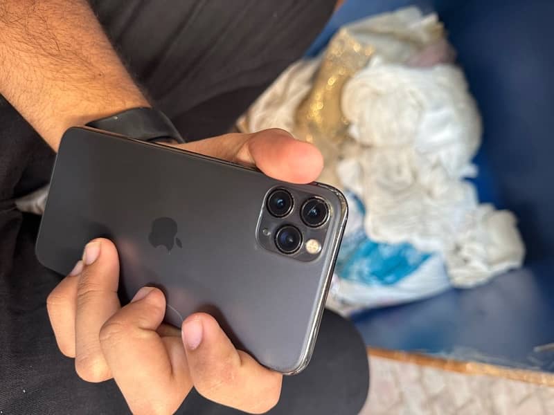 iPhone 11 Pro Max factory unlock  512gb 6