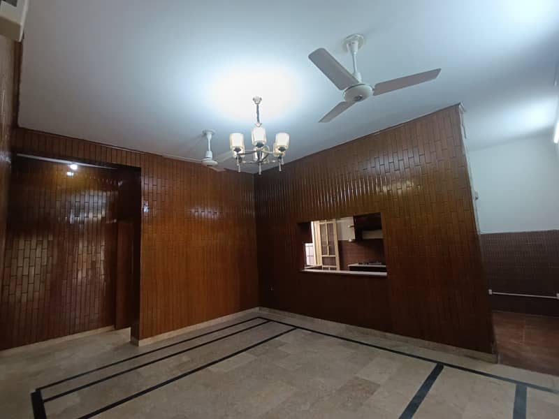 1 KANAL UPPER PORTION IS AVAILABLE FOR RENT IN I-8 ISLAMABAD 3