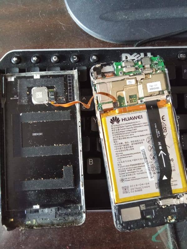 huawei mobile for parts with original battery 0