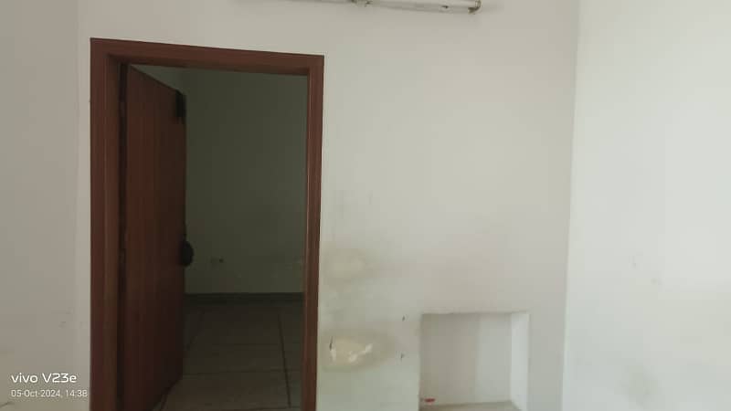 10 Marla Upper Portion (Couple Family) With Iron Stairs 1 Bed Tv Lounge Available for Rent in DHA Phase 3 2