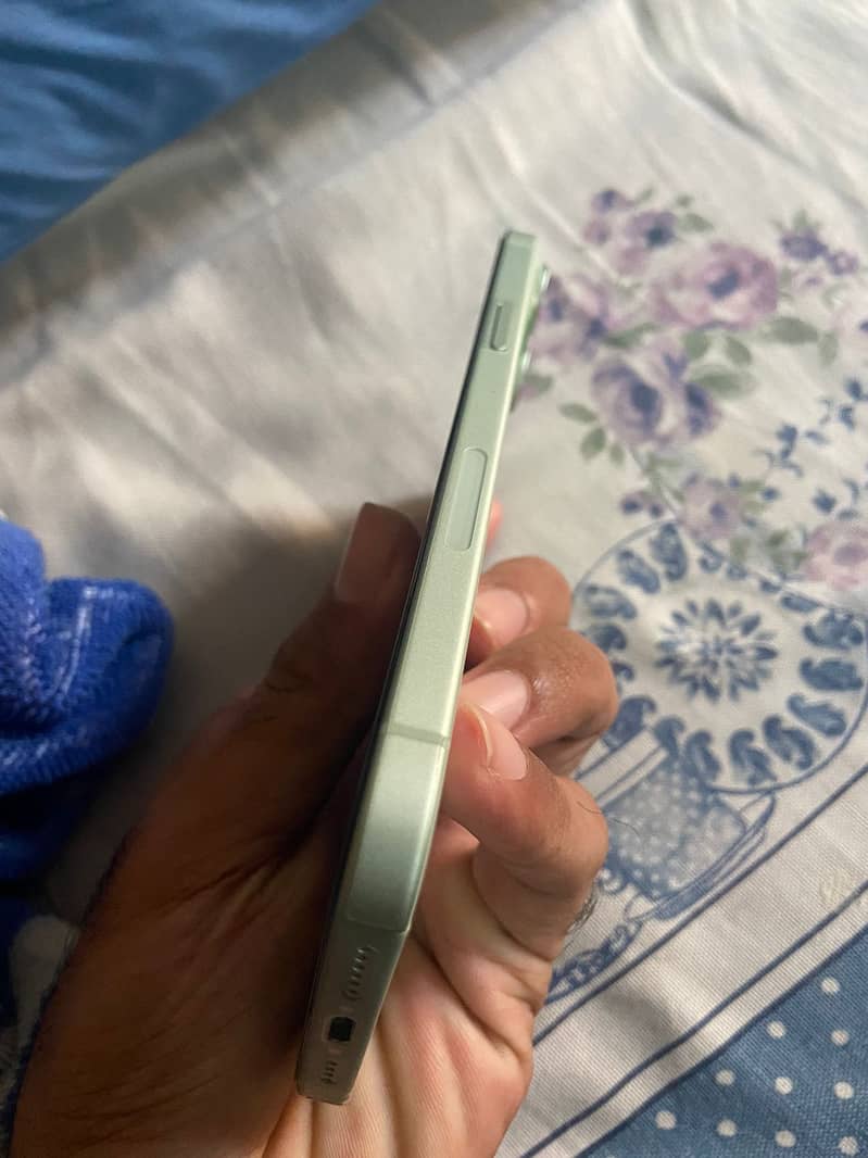 Iphone 15 plus 128 gb 3