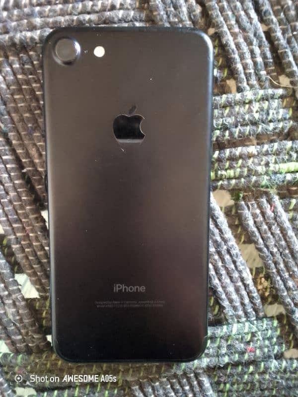 I phone 7  gb32 condition 10/9 only battery change Non Pata 8