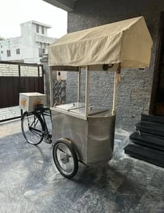 Food cart with cycle