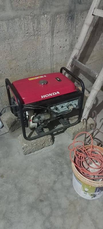 Honda generator. For contact direct Whatsapp with me:03273714177 0