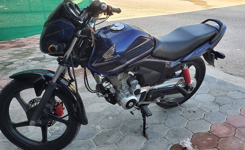 Honda CB125 F 6