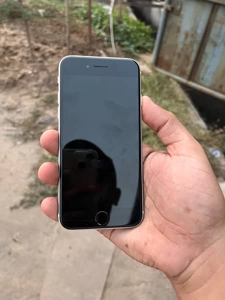 iPhone SE 2020 Non PTA water pik 64 GB 1