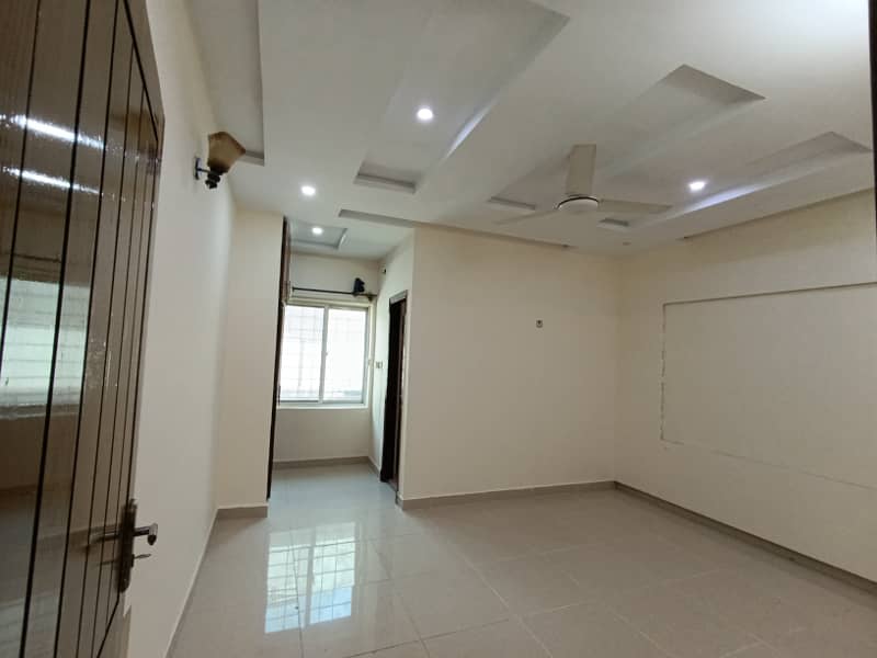 NEW UPPER PORTION IS AVAILABLE FOR RENT IN I-8 ISLAMABAD. 4