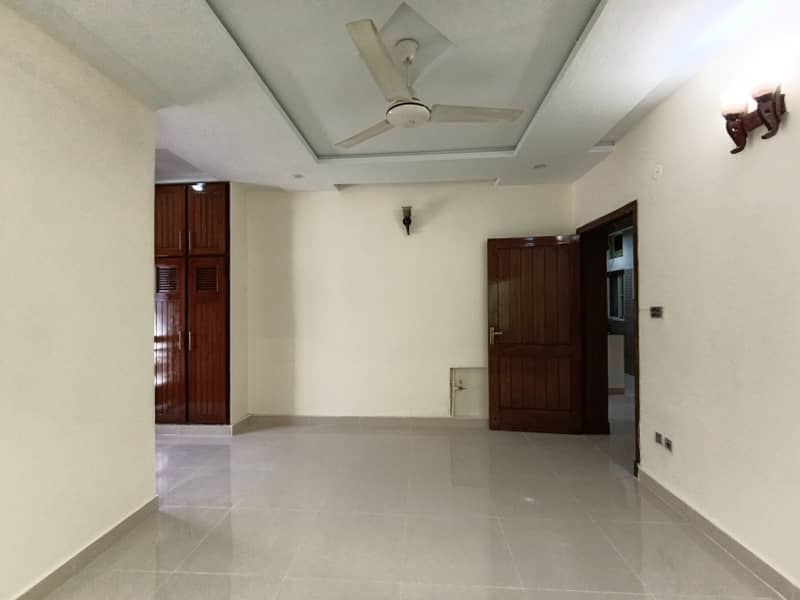 NEW UPPER PORTION IS AVAILABLE FOR RENT IN I-8 ISLAMABAD. 6