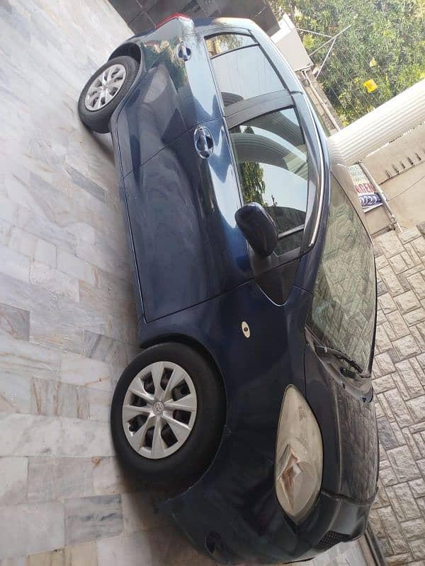 Toyota Vitz 2012 3