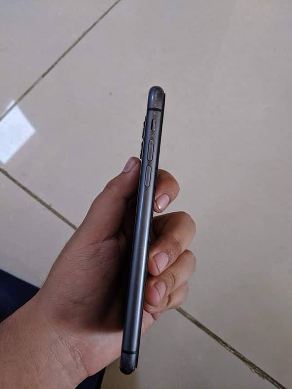 Iphone 11 64 gb total genuine non pta 3