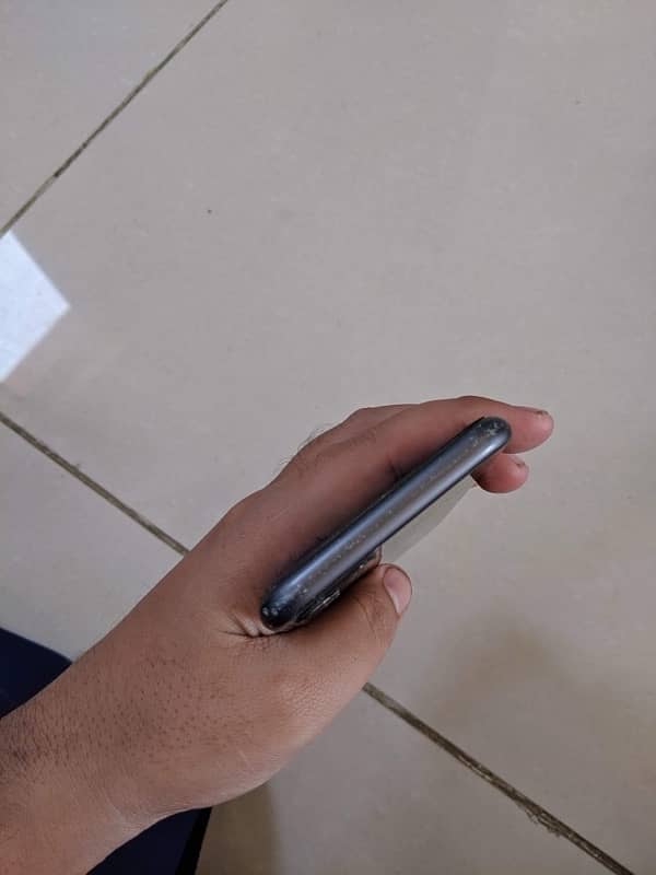 Iphone 11 64 gb total genuine non pta 4