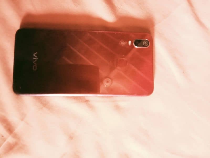 vivo y11 complete box all ok only sell. 0