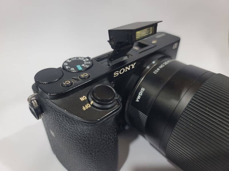 SONY ALPHA MIRRORLESS 6500. . 1ST OWNER 12