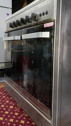 Nas gas oven 10/10 condition