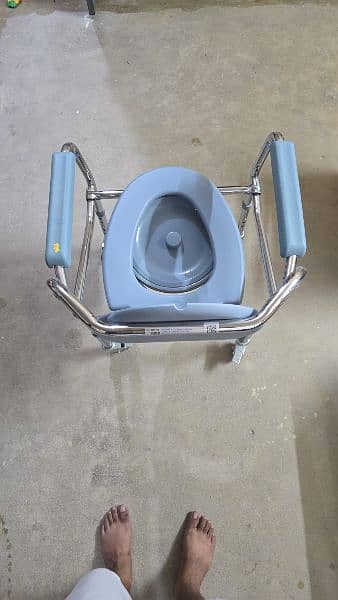 Commode chair for patients 3