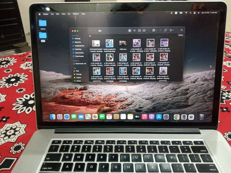 Macbook Pro Late 2014 16Gb 256Gb ssd core i7 15inch 10/10 price FNF 1