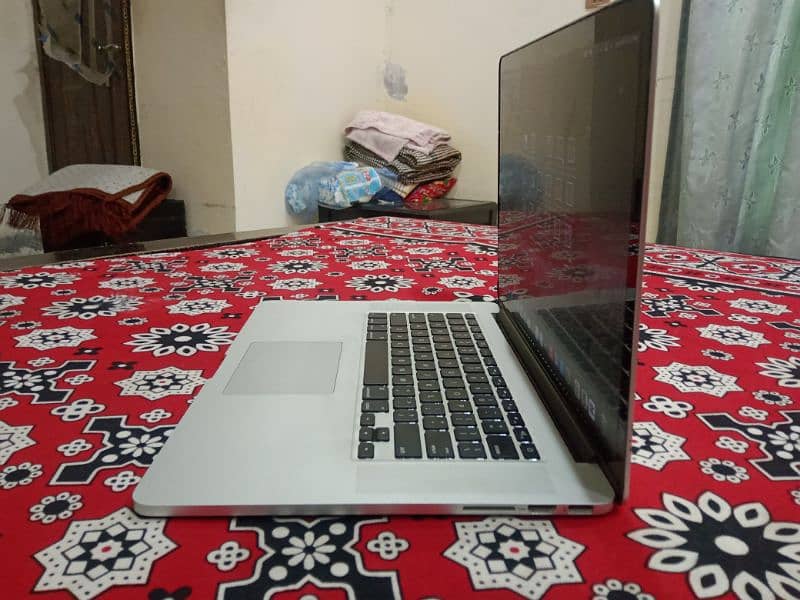 Macbook Pro Late 2014 16Gb 256Gb ssd core i7 15inch 10/10 price FNF 3