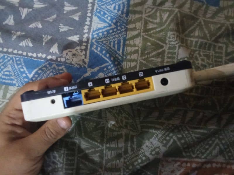 Zio Internet router condition good 7/10 but working good 3 antenas 1