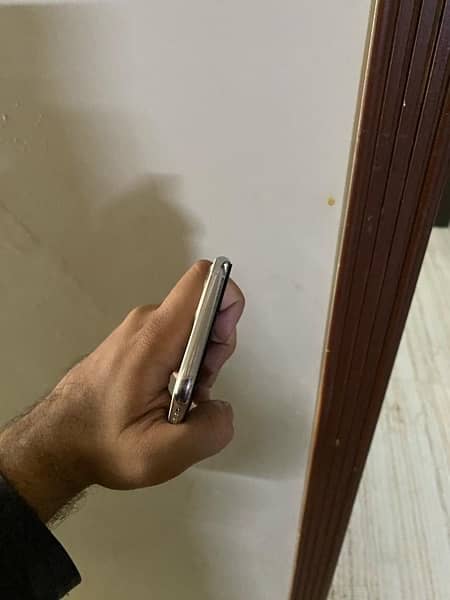 Iphone 11 pro 64gb dual sim pta 4