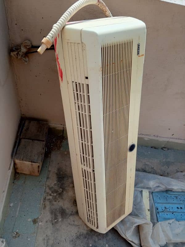 1.5 Ton AC non Inverter in Running condition. 1